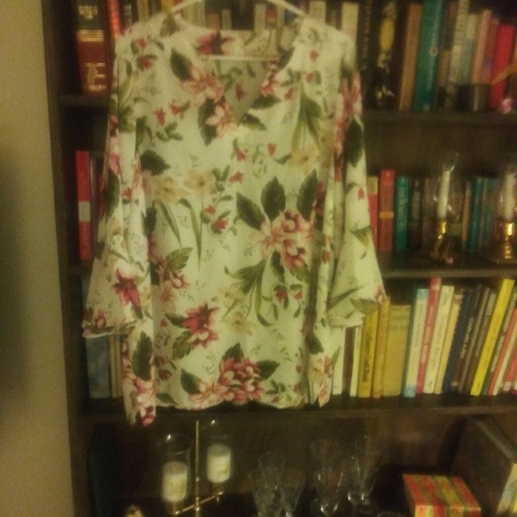 Blouse - Picture 2 of 4